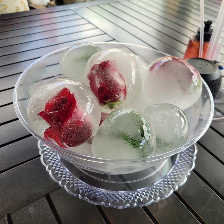 FLORAL ICE SPHERES CENTERPIECE / WINE COOLER - Image 5